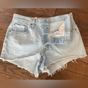 Levi’s 501 Light Wash Denim Women's High-Rise Button-Fly Shorts size 31